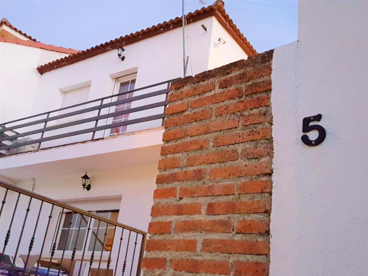 Casa Del Castillo By Naturadrada La Adrada Exterior foto
